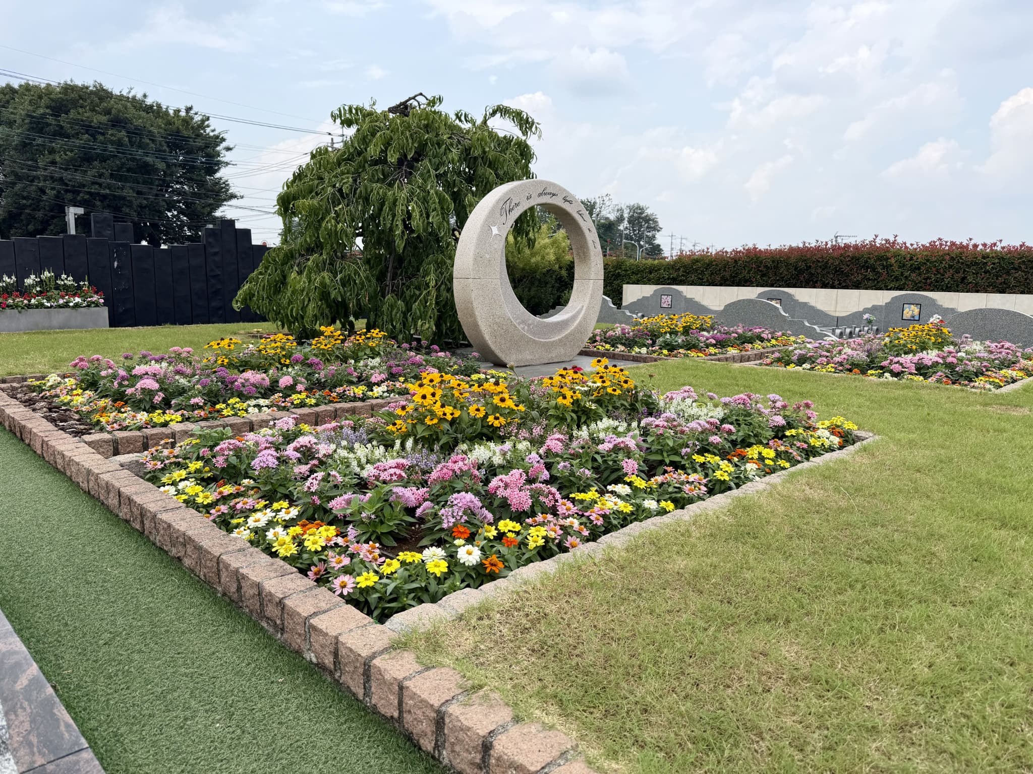 【所沢】園内のお花の植替えを行いました